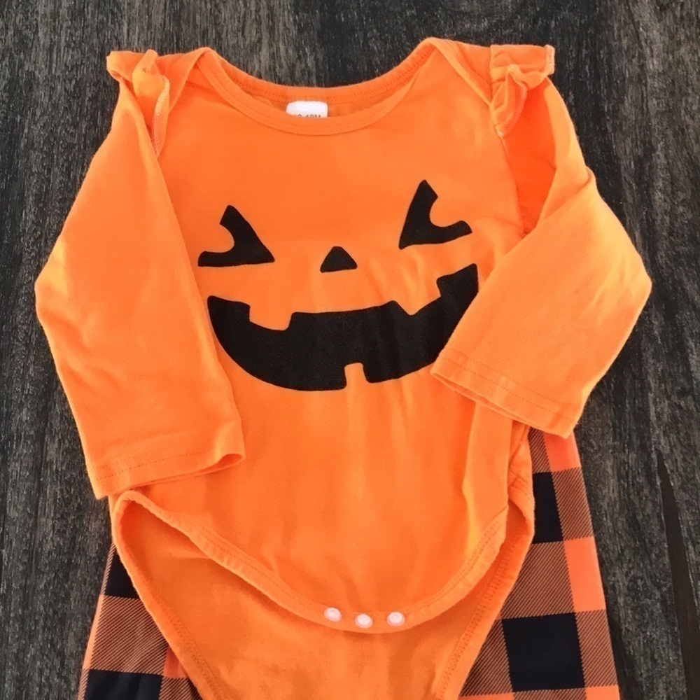 Girls 12-18 month Pumpkin 🎃 Themed Onesie & Bottoms, Orange & Black - Picture 2 of 8